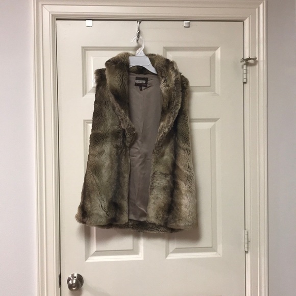 Heartloom Faux Fur Vest Size XS - Picture 3 of 4
